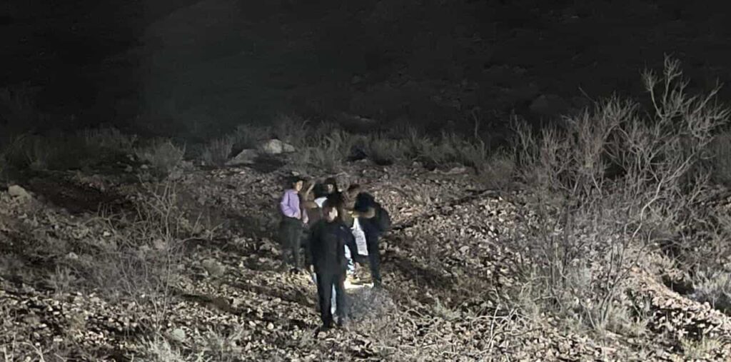 Auxilian bomberos a 4 senderistas en la Sierra de Nombre de Dios